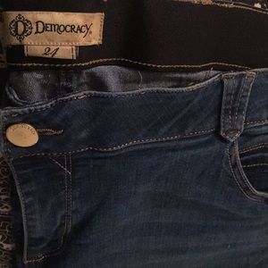 Booty lift Capri jeans